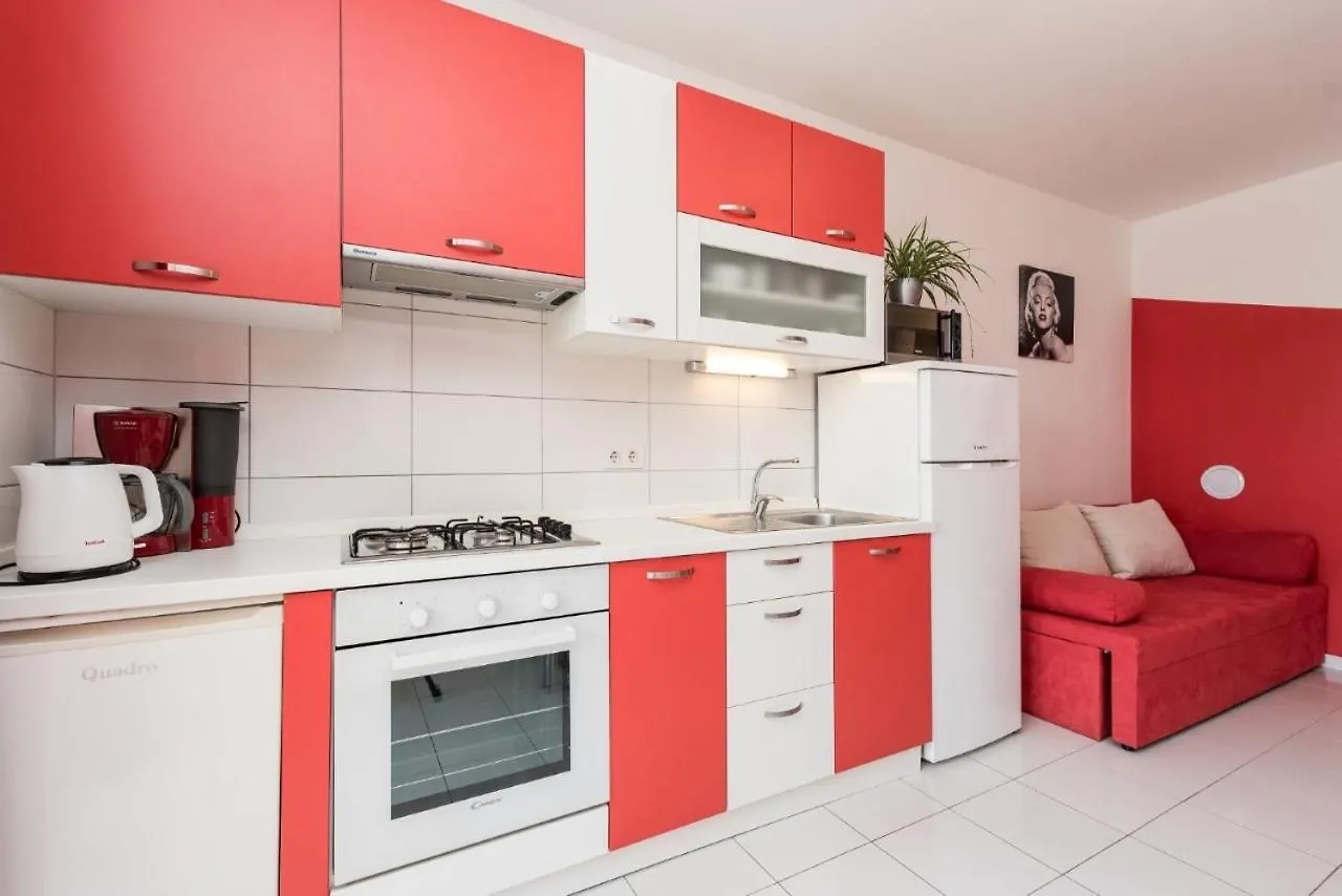 Family Friendly Apartments Kim - By Ta Leut Agency Privlaka   Privlaka (Zadar)
